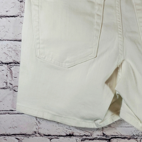 Rock & Republic White Jean Shorts Slimming Denim RX Size 6 EUC - Picture 10 of 13
